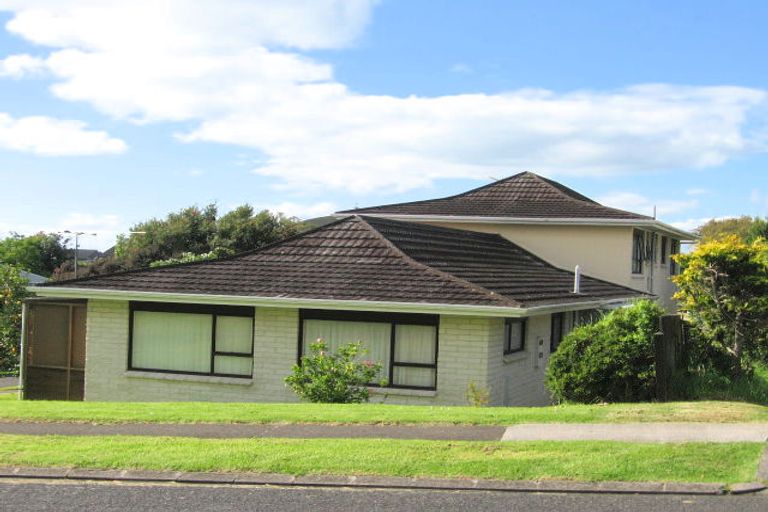 Photo of property in 8b Malloy Place, Eastern Beach, Auckland, 2012