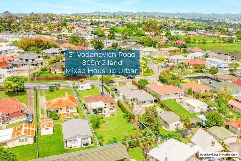 Photo of property in 31 Vodanovich Road, Te Atatu South, Auckland, 0610