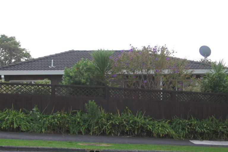 Photo of property in 1/52 Mcleod Road, Te Atatu South, Auckland, 0610
