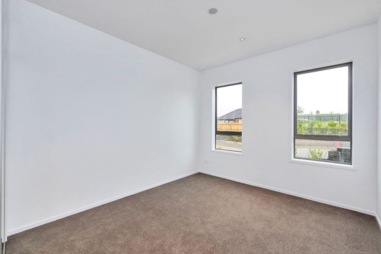Photo of property in 4/27 Dida Park Drive, Kumeu, 0810