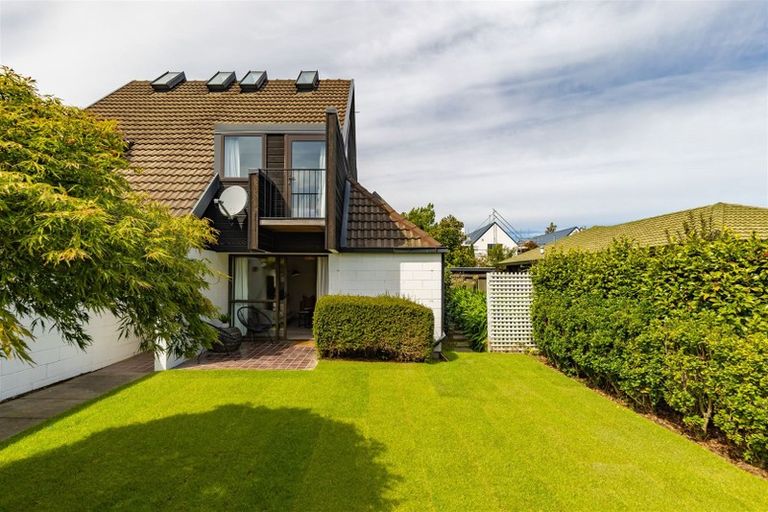 Photo of property in 92a Aikmans Road, Merivale, Christchurch, 8014