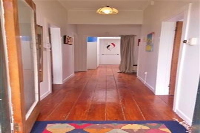 Photo of property in 17 Preston Avenue, Mount Albert, Auckland, 1025