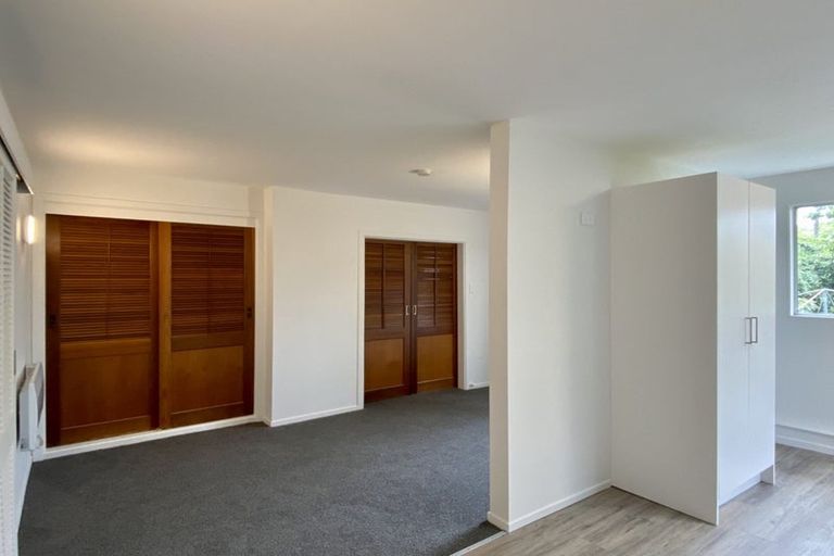 Photo of property in 6 Hallewell Crescent, Johnsonville, Wellington, 6037