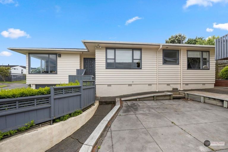 Photo of property in 70 Major Drive, Kelson, Lower Hutt, 5010