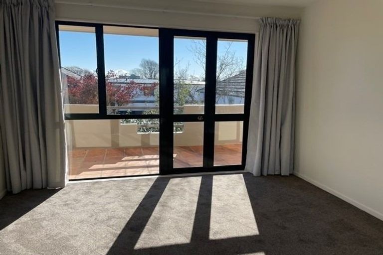 Photo of property in 4/21 Hewitts Road, Merivale, Christchurch, 8014