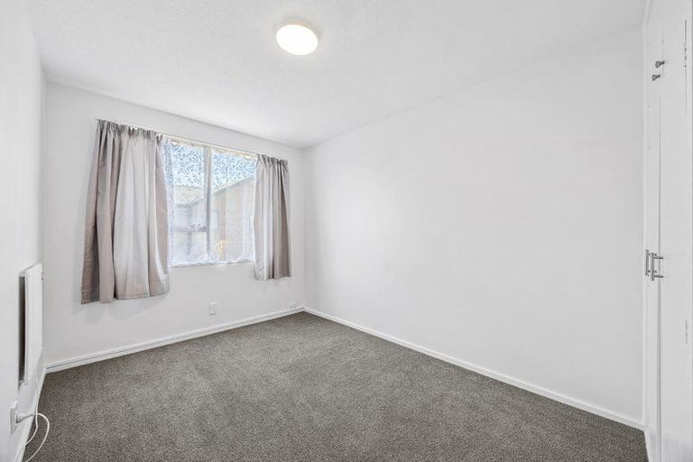 Photo of property in 3/19 Hargest Crescent, Sydenham, Christchurch, 8023