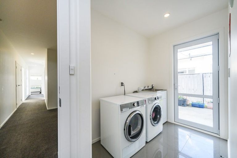 Photo of property in 175 Pacific Drive, Fitzherbert, Palmerston North, 4410