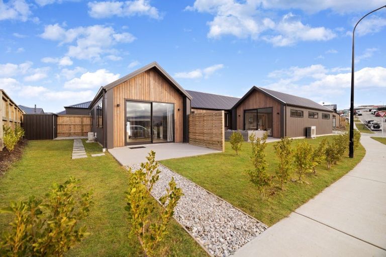 Photo of property in 91 Drysdale Road, Jacks Point, 9371