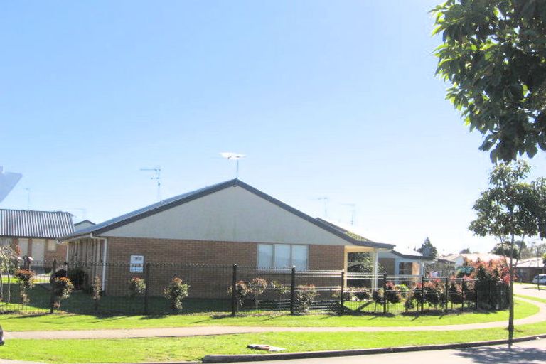 Photo of property in 5 Castlefinn Drive, Manurewa, Auckland, 2102