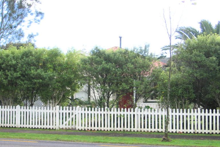 Photo of property in 757 Swanson Road, Swanson, Auckland, 0612