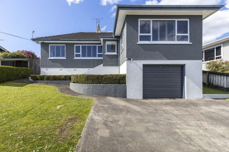 Photo of property in 11 Waimea Street, Westown, New Plymouth, 4310