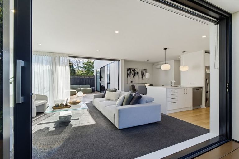 Photo of property in 275 Hills Road, Mairehau, Christchurch, 8013