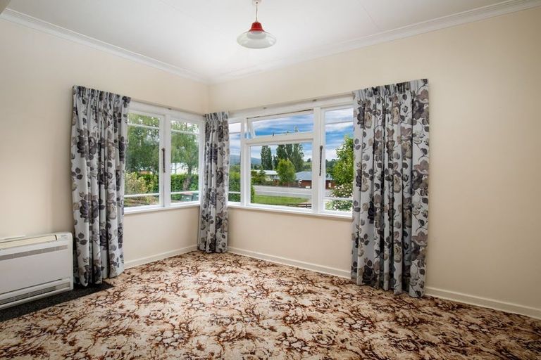 Photo of property in 18 Branxholm Street, Roxburgh, 9500