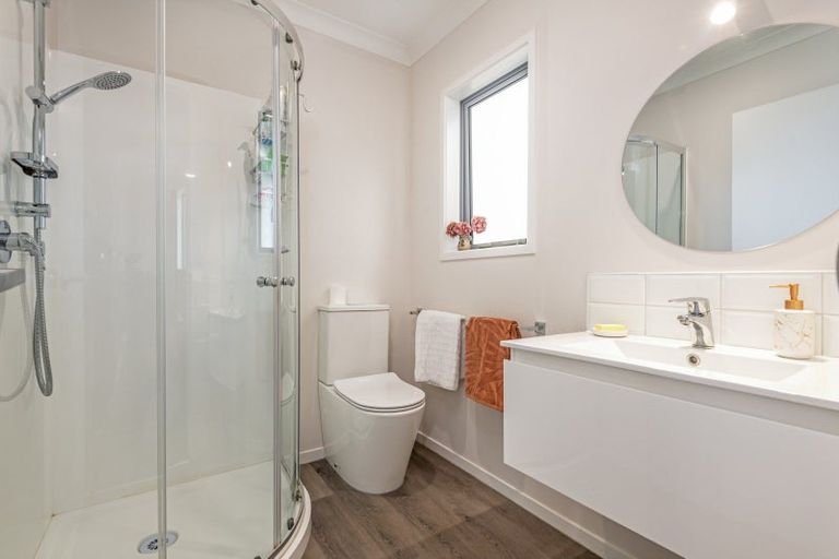 Photo of property in 5a Aokautere Drive, Fitzherbert, 4410