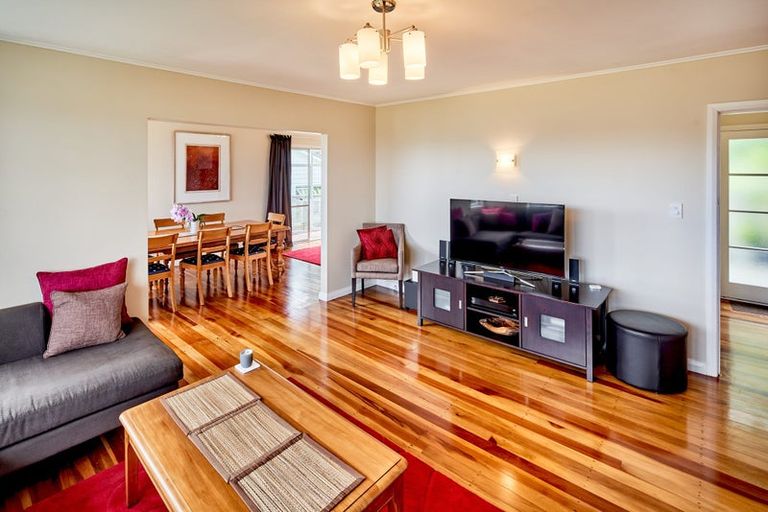 Photo of property in 27 Bedford Street, Northland, Wellington, 6012