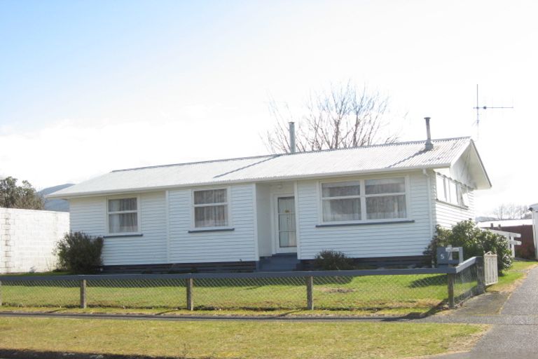Photo of property in 5 Poihaere Street, Turangi, 3334
