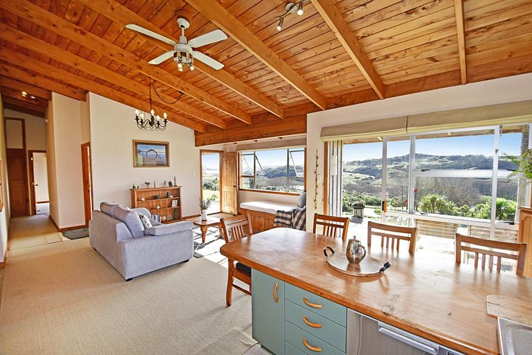 Photo of property in 32 Waterview Crescent, Kaiwaka, 0573