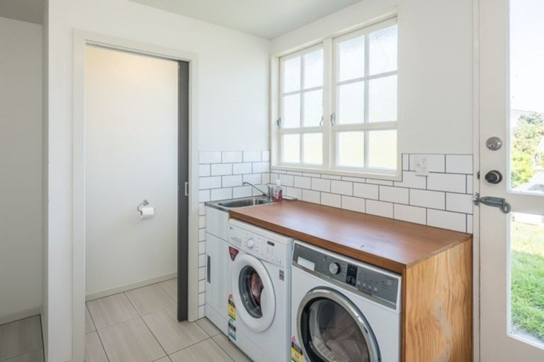 Photo of property in 12 Frances Street, Waikanae Beach, Waikanae, 5036