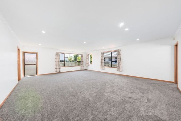 Photo of property in 122 Yaldhurst Road, Sockburn, Christchurch, 8042