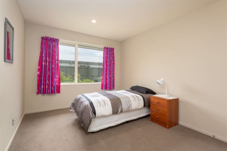 Photo of property in 132 Rothesay Road, Parklands, Christchurch, 8083