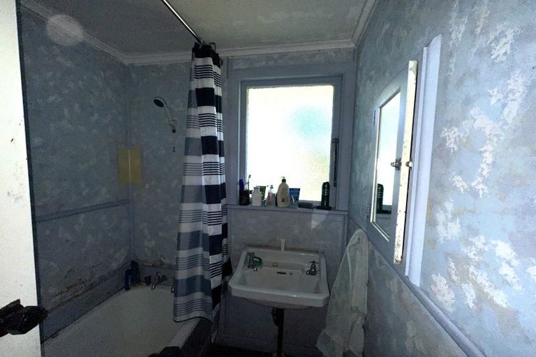 Photo of property in 16 Williams Avenue, Ohura, 3926