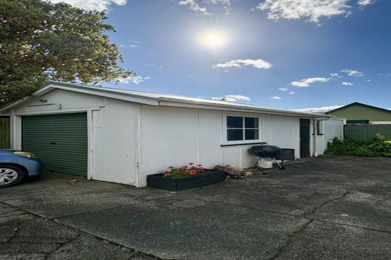 Photo of property in 14 Barrett Place, Carterton, 5713