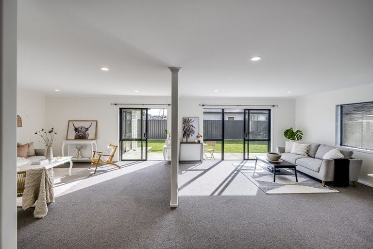 Photo of property in 16 Hikawera Drive, Frimley, Hastings, 4120