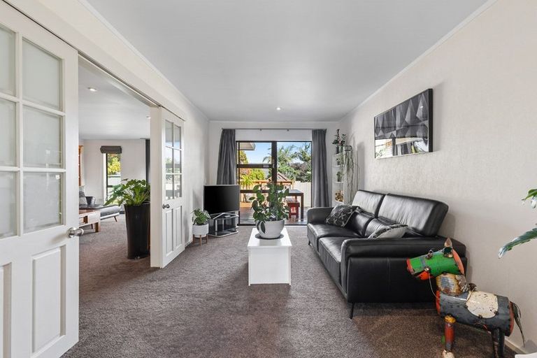 Photo of property in 15 Pounamu Avenue, Greenhithe, Auckland, 0632