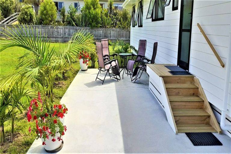 Photo of property in 9 Meenas Place, Cable Bay, 0420