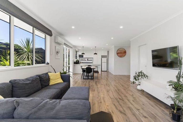 Photo of property in 33 Denny Hulme Drive, Mount Maunganui, 3116