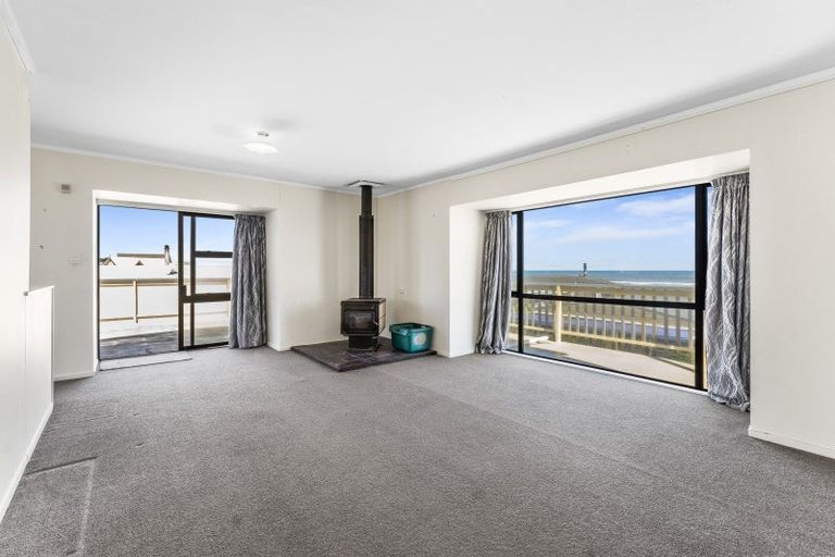 Photo of property in 3 Scott Avenue, Otaki Beach, Otaki, 5512
