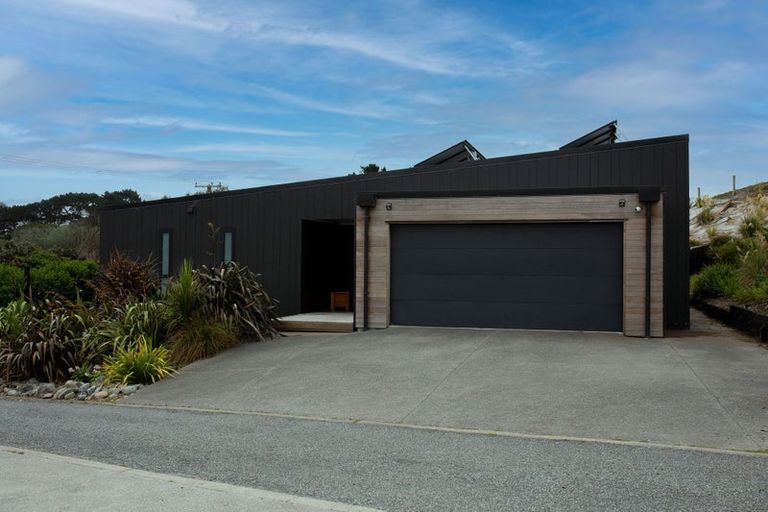 Photo of property in 35 Paetawa Road, Peka Peka, Waikanae, 5391