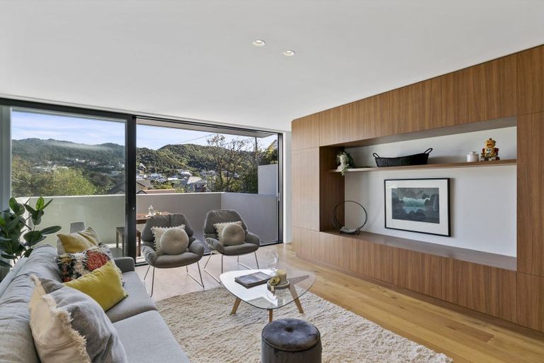 Photo of property in 83 Melbourne Road, Island Bay, Wellington, 6023