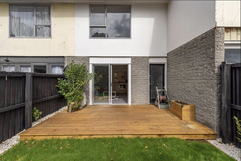 Photo of property in 3/53 Mathesons Road, Phillipstown, Christchurch, 8011