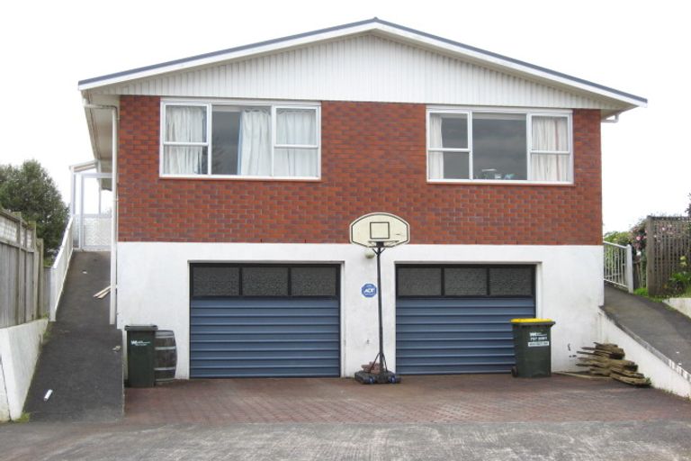 Photo of property in 12 Longview Drive, Merrilands, New Plymouth, 4312