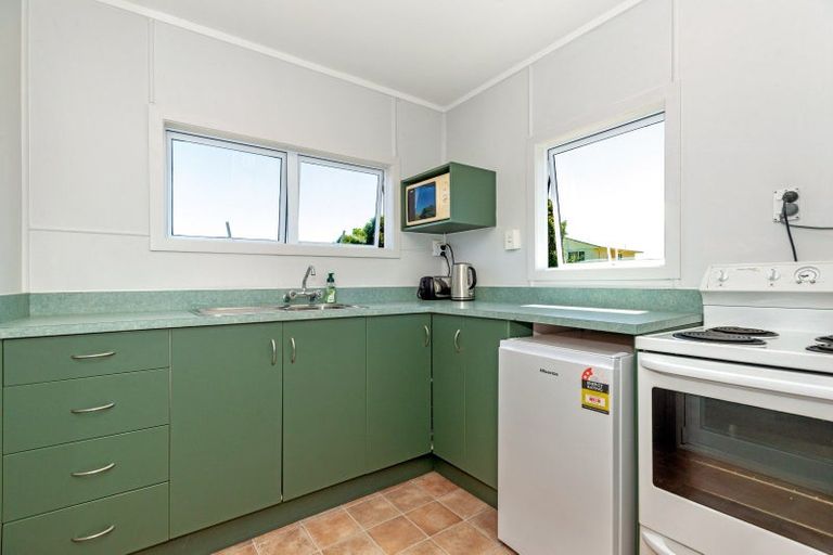 Photo of property in 118 Newcastle Street, Mahia, Nuhaka, 4198