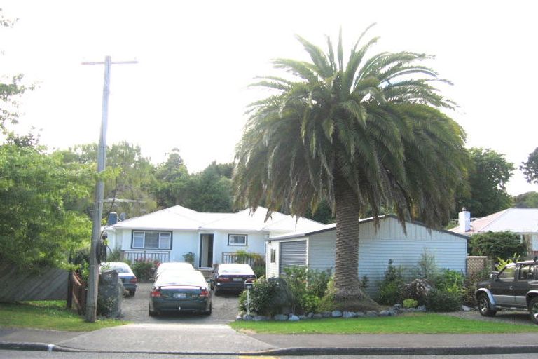 Photo of property in 13 Moeraki Road, Maoribank, Upper Hutt, 5018