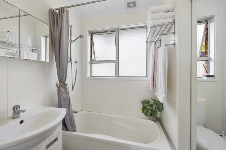 Photo of property in 2/31 Findlay Street, Moturoa, New Plymouth, 4310