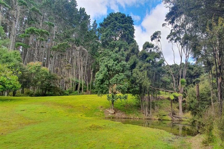 Photo of property in 14 Yelash Road, Massey, Auckland, 0614