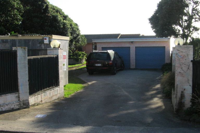 Photo of property in 14a Bothamley Lane, Titahi Bay, Porirua, 5022