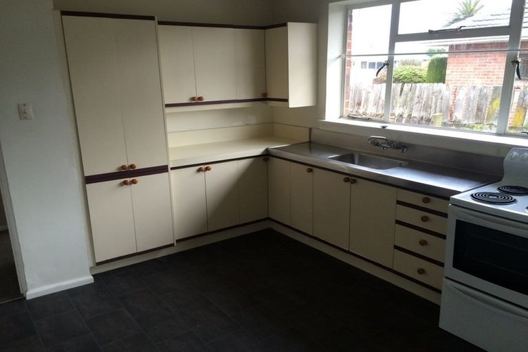 Photo of property in 2 Nyoli Street, Northcote, Christchurch, 8052