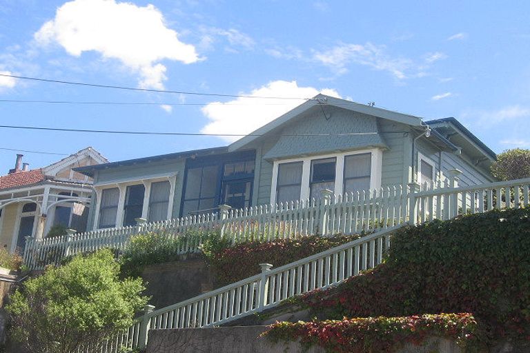 Photo of property in 16 Mariri Road, Kelburn, Wellington, 6012