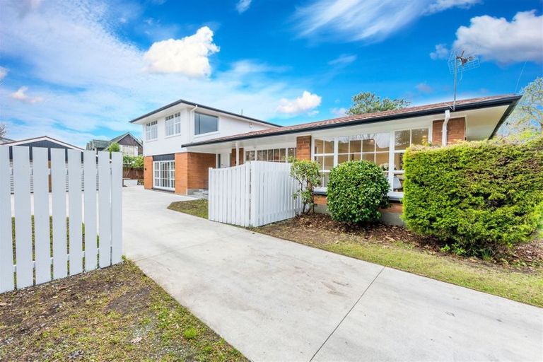 Photo of property in 362 Yaldhurst Road, Russley, Christchurch, 8042