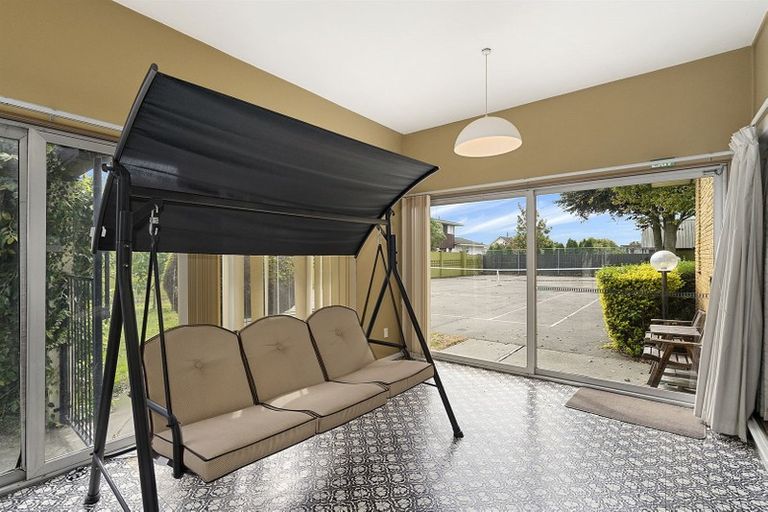 Photo of property in 314 Yaldhurst Road, Avonhead, Christchurch, 8042