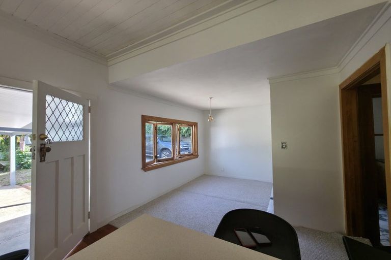 Photo of property in 2 Harvey Road, Bluff Hill, Napier, 4110