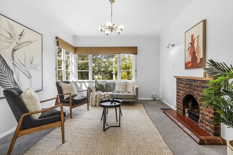 Photo of property in 18 Hampton Hill Road, Tawa, Wellington, 5028