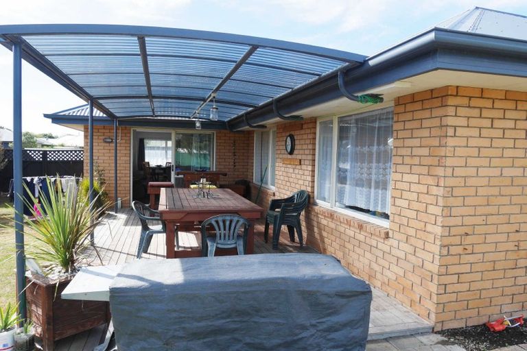 Photo of property in 22 Thistledown Place, Woolston, Christchurch, 8062