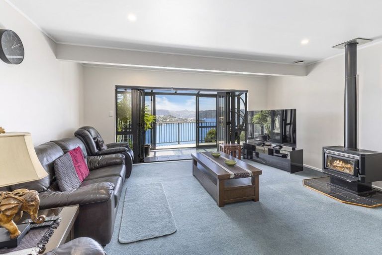 Photo of property in 35 Kaikoura Street, Maupuia, Wellington, 6022