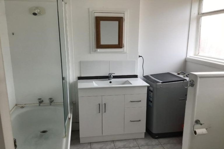 Photo of property in 13 Akarana Avenue, Mount Roskill, Auckland, 1041