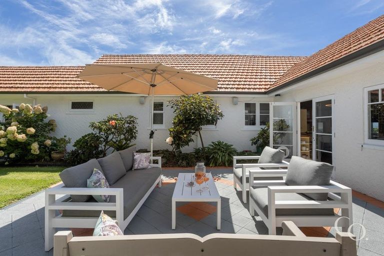 Photo of property in 15 Otumoetai Road, Judea, Tauranga, 3110